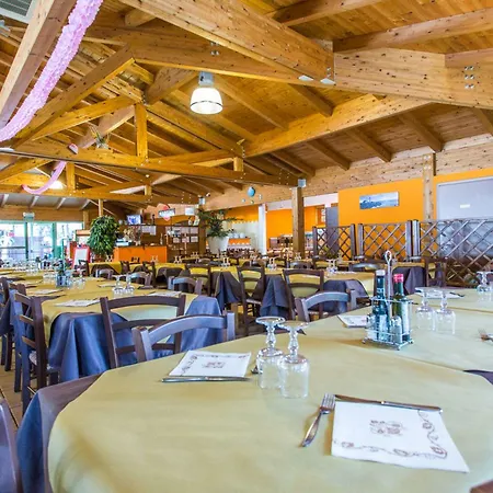Club Del Sole Rivaverde Easy Village 캠프장