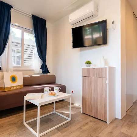 Club Del Sole Rivaverde Easy Village مكان تخييم 3*